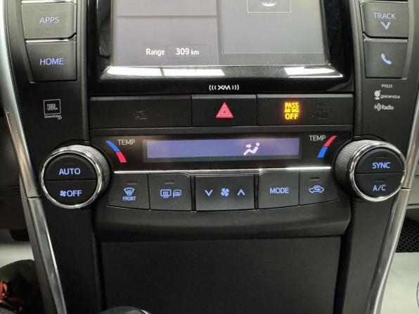 Toyota Camry VII (XV50) Рестайлинг с пробегом 2016 года, цена 2 400 000 рублей, 156763 км, седан, Автокод Объявления