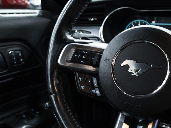 Ford Mustang VI Рестайлинг с пробегом 2019 года, цена 3 700 000 рублей, 108741 км, кабриолет, Автокод Объявления