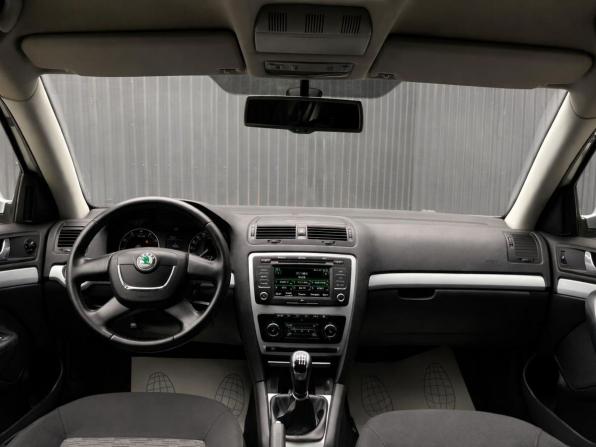 Skoda Octavia II (A5) Рестайлинг с пробегом 2011 года, цена 867 000 рублей, 157148 км, лифтбек, Автокод Объявления