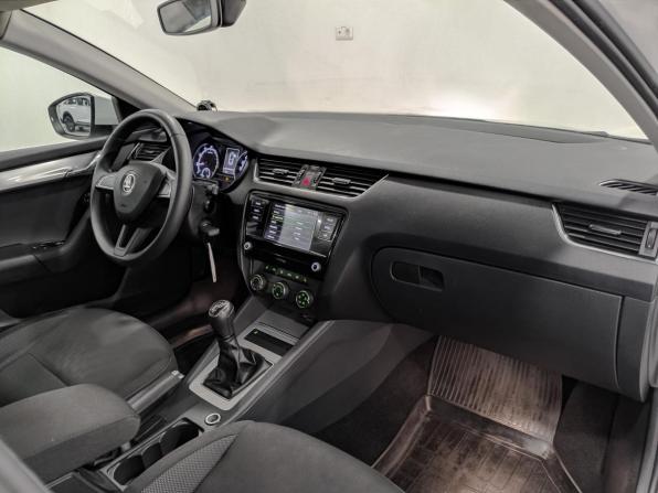 Skoda Octavia III (A7) Рестайлинг с пробегом 2019 года, цена 1 415 000 рублей, 119106 км, лифтбек, Автокод Объявления