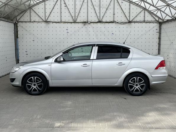 Opel Astra H Рестайлинг с пробегом 2011 года, цена 600 000 рублей, 173960 км, седан, Автокод Объявления