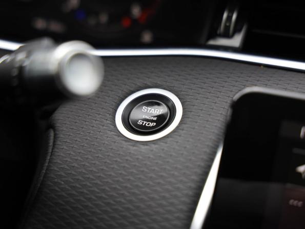 Land Rover Range Rover Evoque II с пробегом 2020 года, цена 3 399 000 рублей, 73133 км, внедорожник, Автокод Объявления