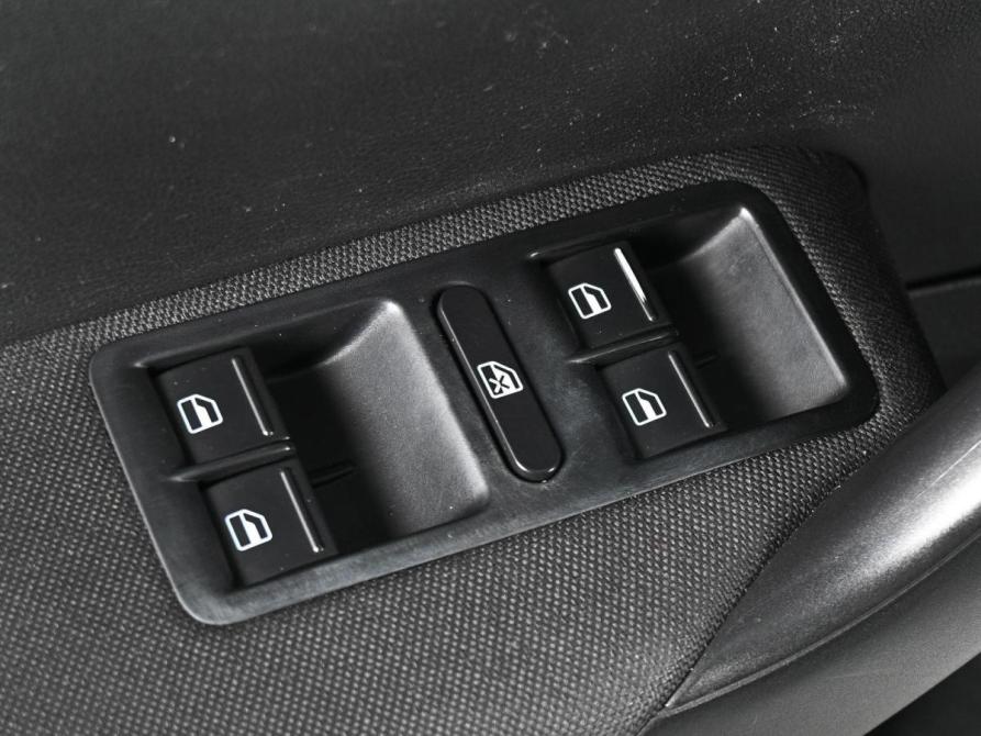 Volkswagen Polo V Рестайлинг Ростов-на-Дону  - изображение 13