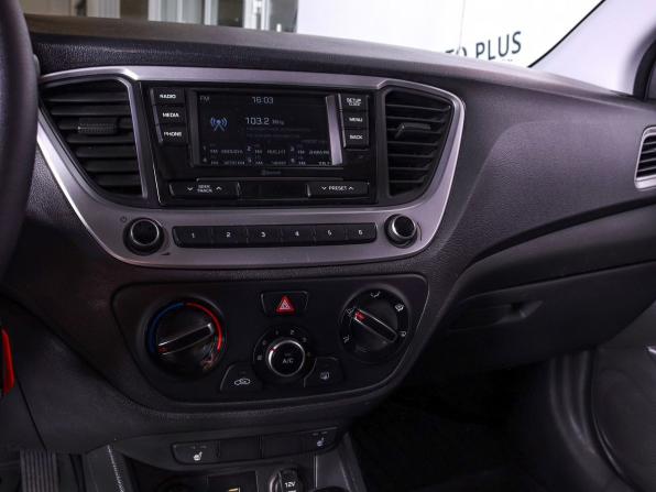Hyundai Solaris II с пробегом 2020 года, цена 1 380 000 рублей, 62850 км, седан, Автокод Объявления