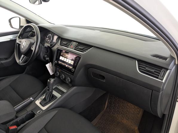 Skoda Octavia III (A7) Рестайлинг с пробегом 2020 года, цена 1 695 000 рублей, 130091 км, лифтбек, Автокод Объявления