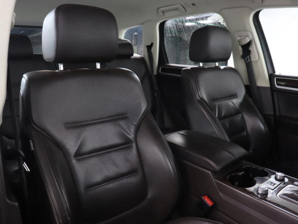Volkswagen Touareg II Рестайлинг с пробегом 2017 года, цена 3 499 000 рублей, 128135 км, внедорожник, Автокод Объявления