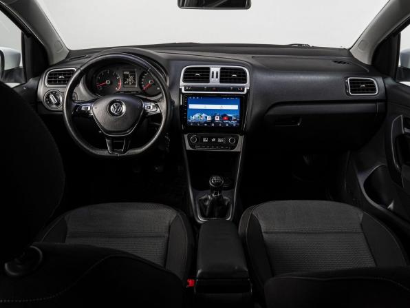 Volkswagen Polo V Рестайлинг с пробегом 2017 года, цена 1 239 000 рублей, 157625 км, седан, Автокод Объявления