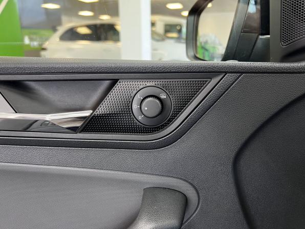 Skoda Rapid I Рестайлинг с пробегом 2019 года, цена 1 945 000 рублей, 25466 км, лифтбек, Автокод Объявления