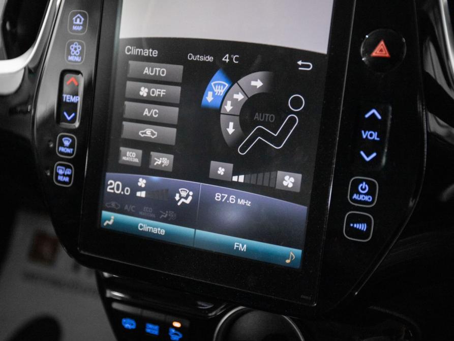 Toyota Prius IV (XW50) Иркутск  - изображение 15