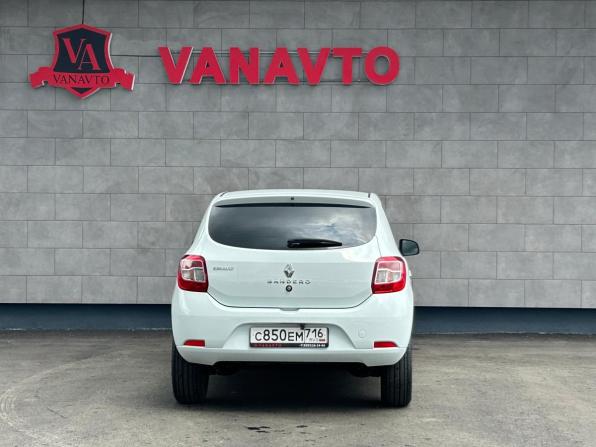 Renault Sandero II с пробегом 2018 года, цена 890 000 рублей, 63213 км, хэтчбек, Автокод Объявления