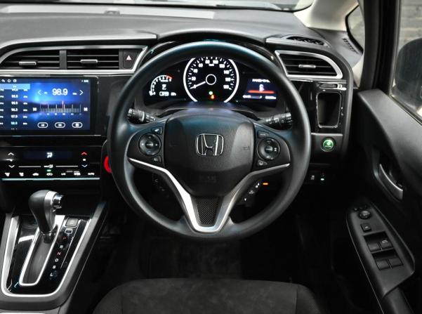 Honda Shuttle II с пробегом 2018 года, цена 1 615 000 рублей, 66648 км, универсал, Автокод Объявления