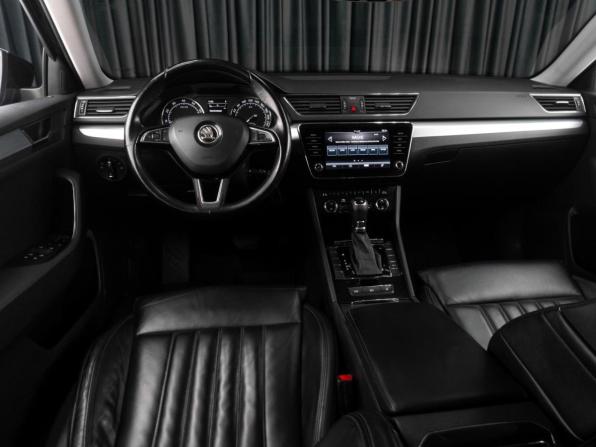 Skoda Superb III с пробегом 2018 года, цена 2 299 000 рублей, 232971 км, лифтбек, Автокод Объявления