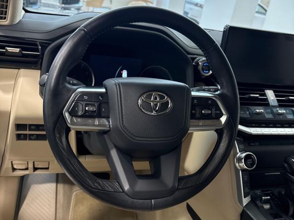 Toyota Land Cruiser 300 Series с пробегом 2021 года, цена 15 600 000 рублей, 46519 км, внедорожник, Автокод Объявления