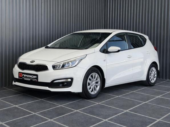 Kia Ceed II Рестайлинг с пробегом 2017 года, цена 1 227 000 рублей, 174863 км, хэтчбек, Автокод Объявления