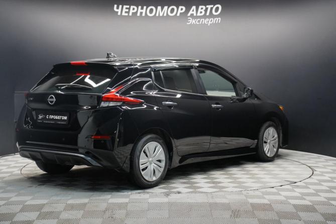 Nissan Leaf II (ZE1) с пробегом 2023 года, цена 2 570 000 рублей, 32000 км, хэтчбек, Автокод Объявления