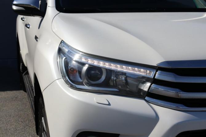Toyota Hilux VIII с пробегом 2015 года, цена 3 090 000 рублей, 210004 км, пикап, Автокод Объявления