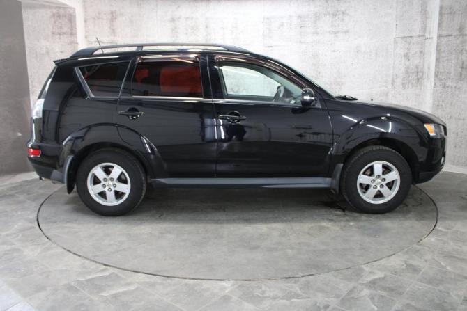 Mitsubishi Outlander II Рестайлинг с пробегом 2011 года, цена 981 000 рублей, 185428 км, внедорожник, Автокод Объявления