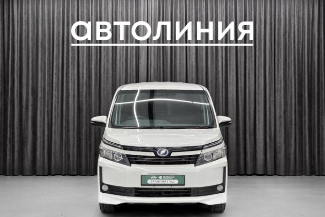 Toyota Voxy III (R80) с пробегом 2014 года, цена 1 545 000 рублей, 190000 км, минивэн, Автокод Объявления