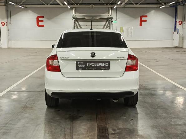 Skoda Rapid I с пробегом 2015 года, цена 870 000 рублей, 231005 км, лифтбек, Автокод Объявления