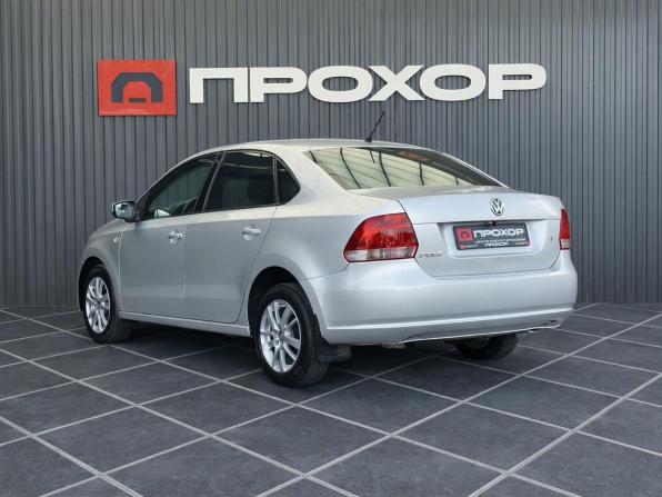 Volkswagen Polo V с пробегом 2014 года, цена 537 000 рублей, 274418 км, седан, Автокод Объявления