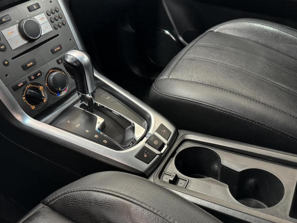 Opel Antara I Рестайлинг с пробегом 2013 года, цена 1 290 000 рублей, 133924 км, внедорожник, Автокод Объявления