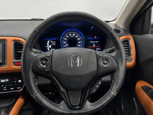 Honda Vezel I с пробегом 2014 года, цена 1 299 000 рублей, 225000 км, внедорожник, Автокод Объявления
