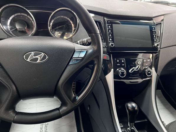 Hyundai Sonata VI (YF) с пробегом 2011 года, цена 945 000 рублей, 267025 км, седан, Автокод Объявления