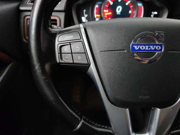 Volvo XC70 II Рестайлинг с пробегом 2015 года, цена 1 748 000 рублей, 297920 км, универсал, Автокод Объявления