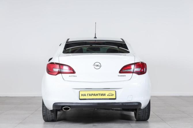 Opel Astra J Рестайлинг с пробегом 2013 года, цена 739 000 рублей, 206000 км, седан, Автокод Объявления