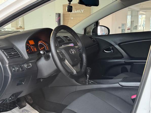 Toyota Avensis III с пробегом 2010 года, цена 1 030 000 рублей, 204550 км, седан, Автокод Объявления