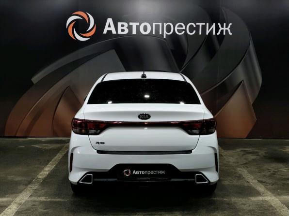 Kia Rio IV Рестайлинг с пробегом 2020 года, цена 1 300 000 рублей, 88000 км, седан, Автокод Объявления