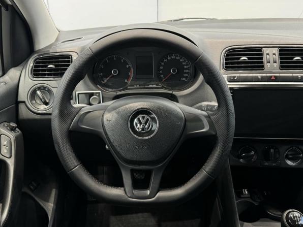 Volkswagen Polo V Рестайлинг с пробегом 2017 года, цена 950 000 рублей, 161584 км, седан, Автокод Объявления