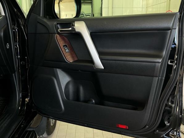 Toyota Land Cruiser Prado 150 Series Рестайлинг 2 с пробегом 2017 года, цена 3 990 000 рублей, 211610 км, внедорожник, Автокод Объявления