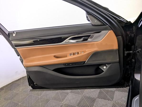 BMW 7 серии VI (G11/G12) Рестайлинг с пробегом 2020 года, цена 4 500 000 рублей, 180236 км, седан, Автокод Объявления