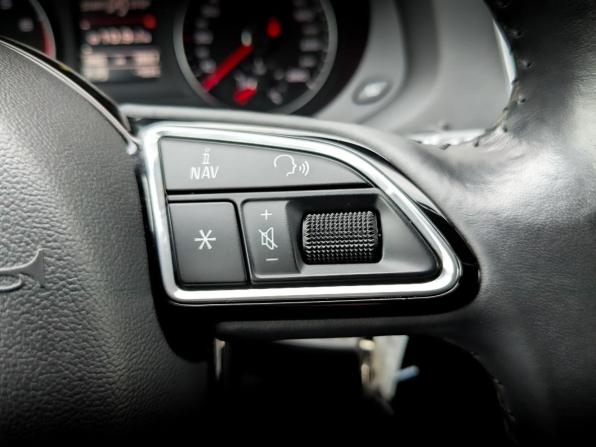 Audi Q3 I (8U) Рестайлинг с пробегом 2017 года, цена 2 490 000 рублей, 76827 км, внедорожник, Автокод Объявления
