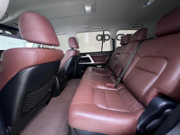 Toyota Land Cruiser 200 Series Рестайлинг 2 с пробегом 2017 года, цена 6 300 000 рублей, 196700 км, внедорожник, Автокод Объявления