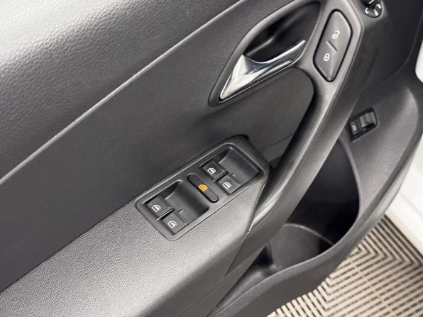 Volkswagen Polo V Рестайлинг с пробегом 2018 года, цена 1 299 000 рублей, 127751 км, седан, Автокод Объявления