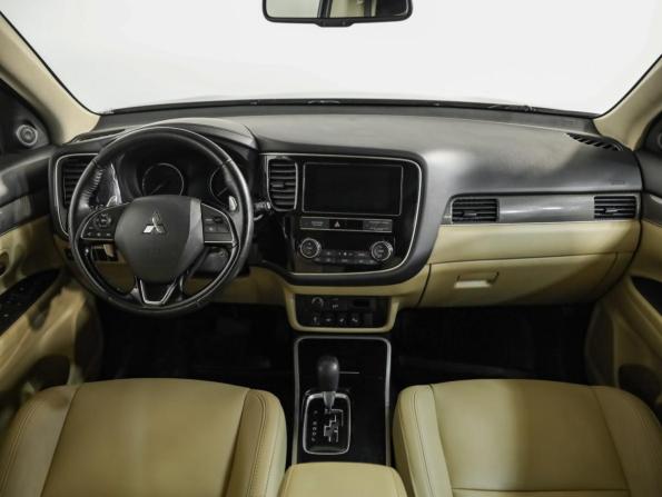 Mitsubishi Outlander III Рестайлинг 3 с пробегом 2020 года, цена 2 199 000 рублей, 192770 км, внедорожник, Автокод Объявления