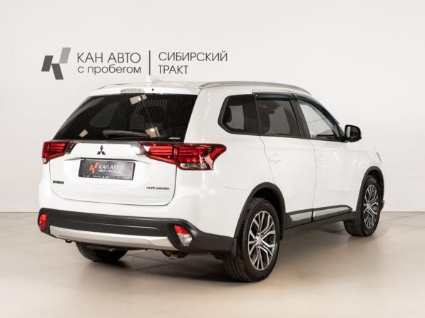 Mitsubishi Outlander III Рестайлинг 2 с пробегом 2018 года, цена 1 819 658 рублей, 160900 км, внедорожник, Автокод Объявления