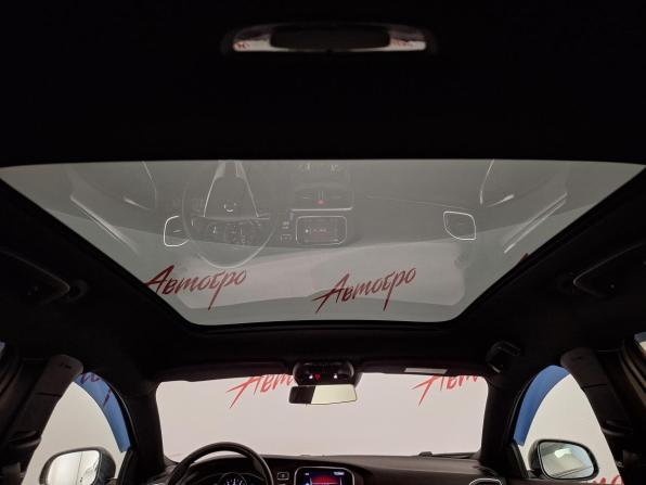 Volvo V40 Cross Country I Рестайлинг с пробегом 2019 года, цена 2 100 000 рублей, 53244 км, хэтчбек, Автокод Объявления