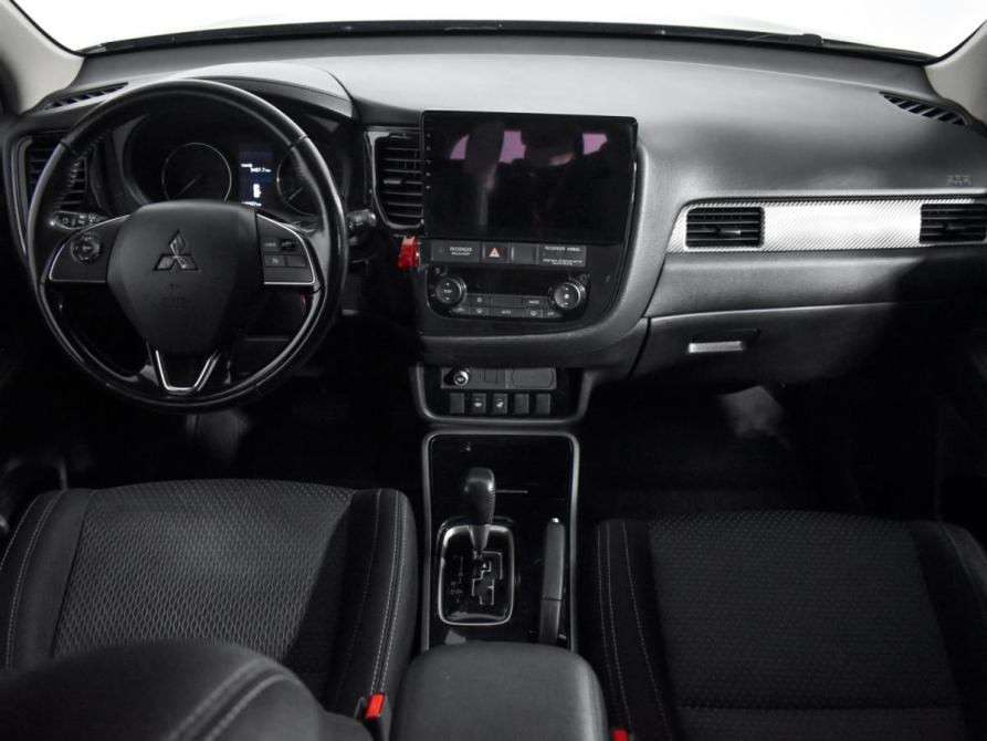 Mitsubishi Outlander III Рестайлинг 2 Санкт-Петербург  - изображение 16
