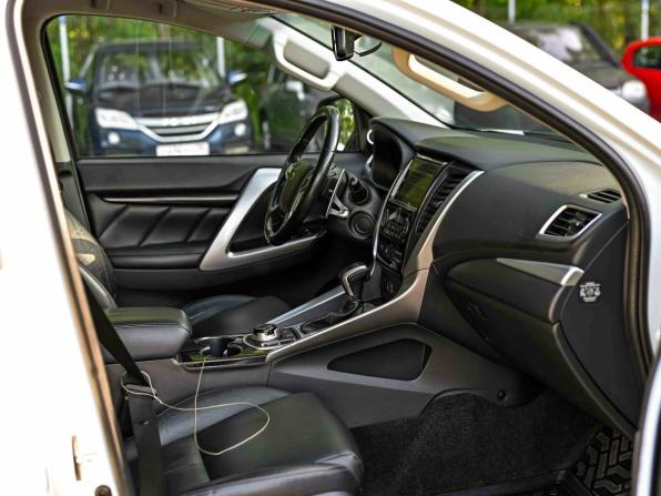 Mitsubishi Pajero Sport III с пробегом 2017 года, цена 2 360 000 рублей, 207616 км, внедорожник, Автокод Объявления