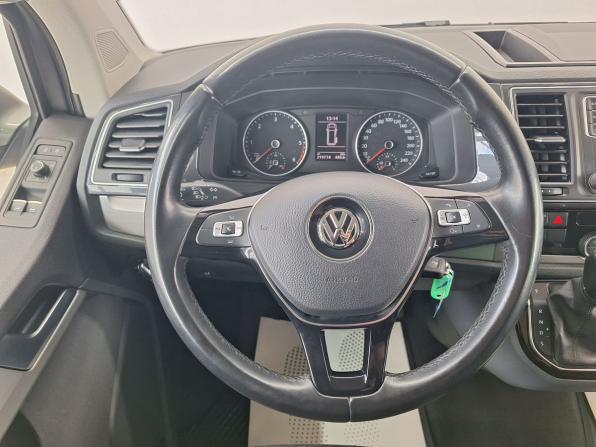 Volkswagen Multivan T6 с пробегом 2017 года, цена 3 150 000 рублей, 219714 км, минивэн, Автокод Объявления