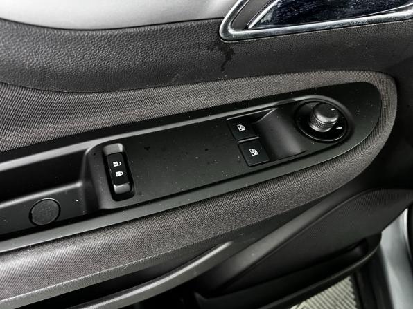 Opel Mokka I с пробегом 2014 года, цена 1 190 000 рублей, 86652 км, внедорожник, Автокод Объявления