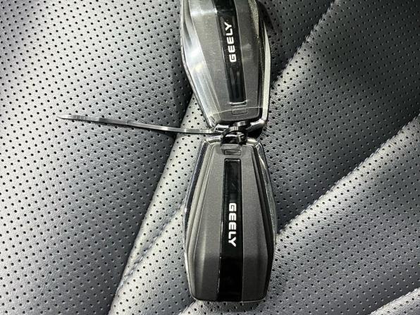 Geely Atlas II с пробегом 2024 года, цена 2 380 000 рублей, 60048 км, внедорожник, Автокод Объявления