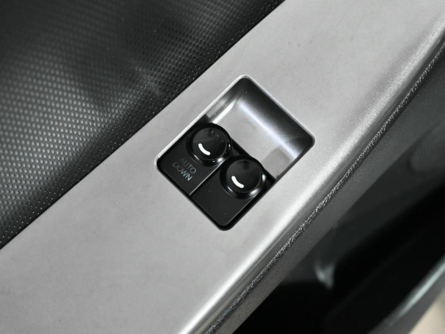 Hyundai Solaris I Рестайлинг Екатеринбург  - изображение 13