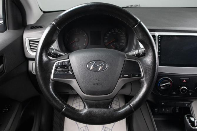 Hyundai Solaris II с пробегом 2017 года, цена 1 259 000 рублей, 112232 км, седан, Автокод Объявления