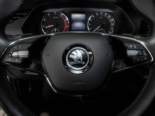 Skoda Octavia IV (A8) с пробегом 2021 года, цена 2 348 000 рублей, 63725 км, лифтбек, Автокод Объявления