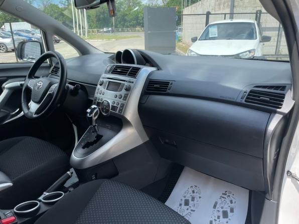 Toyota Verso I с пробегом 2010 года, цена 1 050 000 рублей, 190000 км, компактвэн, Автокод Объявления