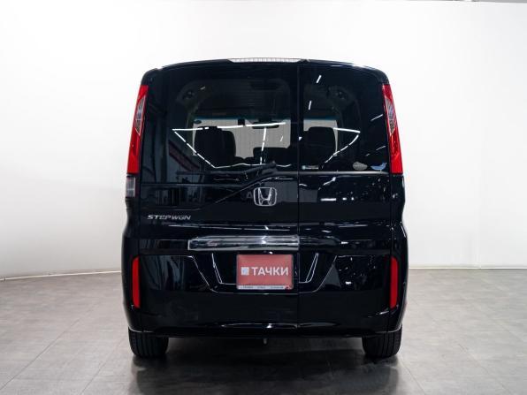 Honda Stepwgn V с пробегом 2015 года, цена 1 740 000 рублей, 137047 км, минивэн, Автокод Объявления